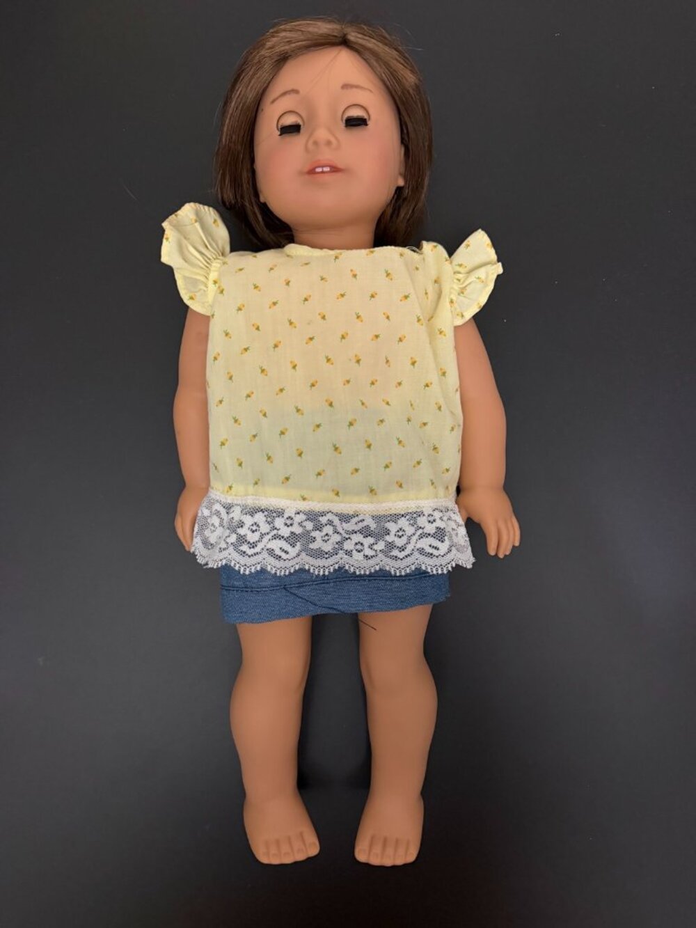 American Girl 18" Doll Brown Hair Brown Eyes 2 Outfits + Hair Clips